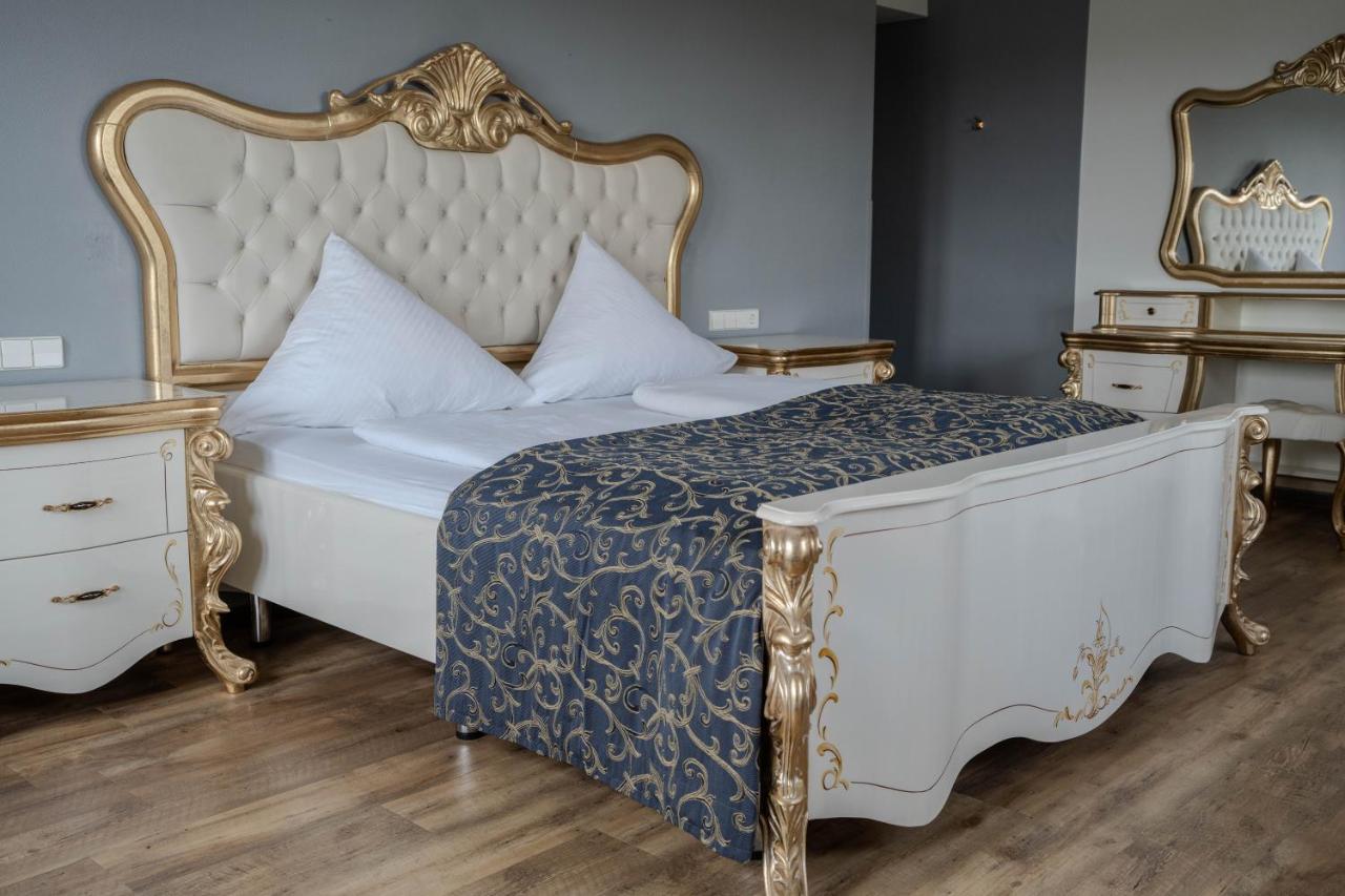 Eventlocation & Hotel Schloss Neuburg Obrigheim المظهر الخارجي الصورة